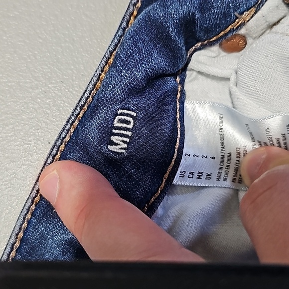 American eagle super stretch size 2 distressed style jean shorts - Picture 7 of 8